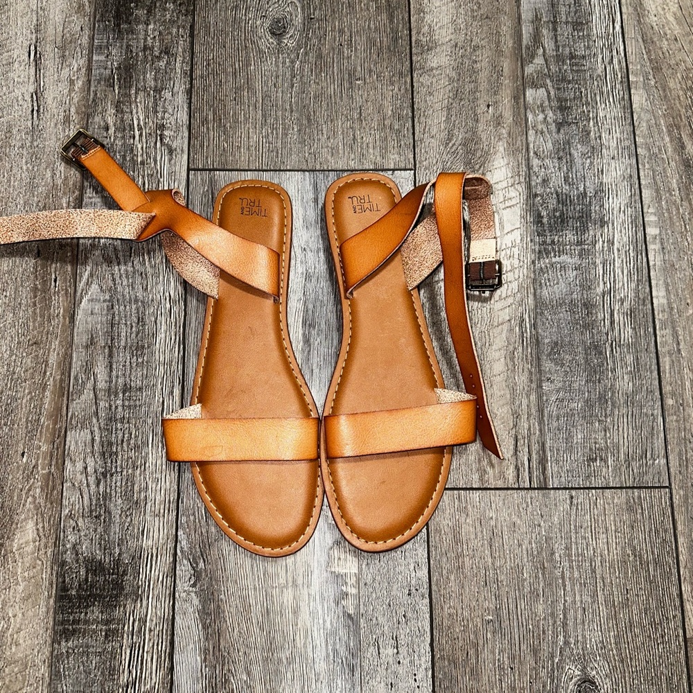 Women’s sandals